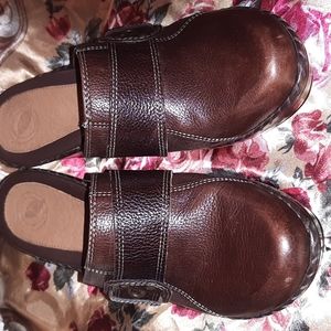 Brown heeled "clogs"